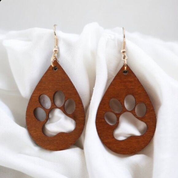 Paw Design Earrings   - Picture 3 of 3